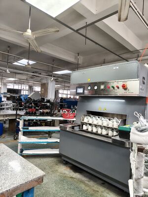 Buon prezzo Macchina per la termofissaggio di scarpe progettata per alta produttività e produzione di scarpe con riscaldamento simultaneo degli strati superiore e inferiore in linea
