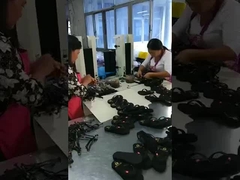 เครื่องผลิตรองเท้ารองเท้าแบบ Flip Flop Single-Phase 60Hz ใช้งานง่าย ประหยัดเวลา