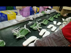 สายการผลิตรองเท้าที่แข็งแรง การดําเนินงานที่มั่นคง เครื่องขนส่งรองเท้า